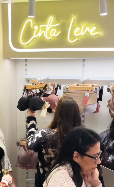 Exposição de peças na Cinta Leve